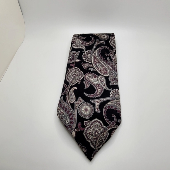 STAFFORD 100% Silk Men's Tie Purple Black Paisley - Picture 1 of 4